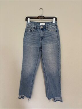 Straight-Leg Light Blue Women’s Jeans with Frayed Hem